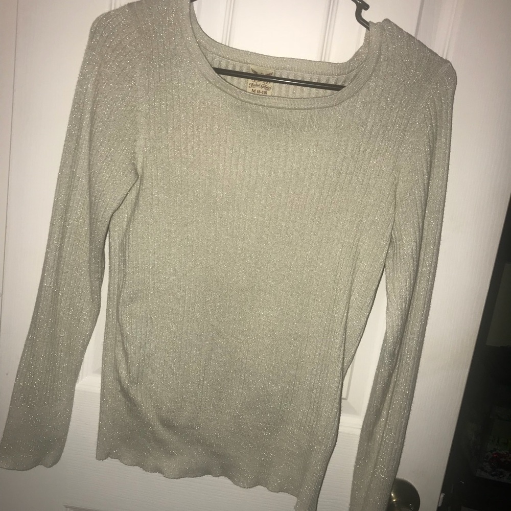 blouse/sweater